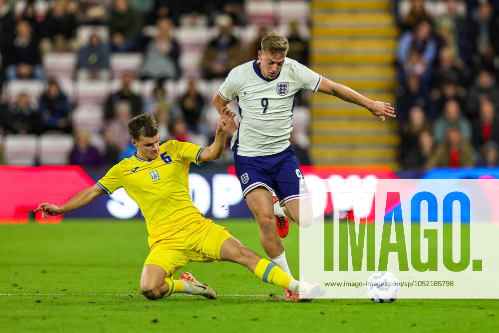 U21, U 21 England v Ukraine U21 UEFA EUROPEAN CHAMPIONSHIPS 11 10 2024. Group F Liam Delap of England tackles with Taras Mykhavko during the U21 UEFA EUROPEAN CHAMPIONSHIPS match between U21 England and U21 Ukraine at the Vitality Stadium, Bournemouth, England on 11 October 2024. Editorial use only ,