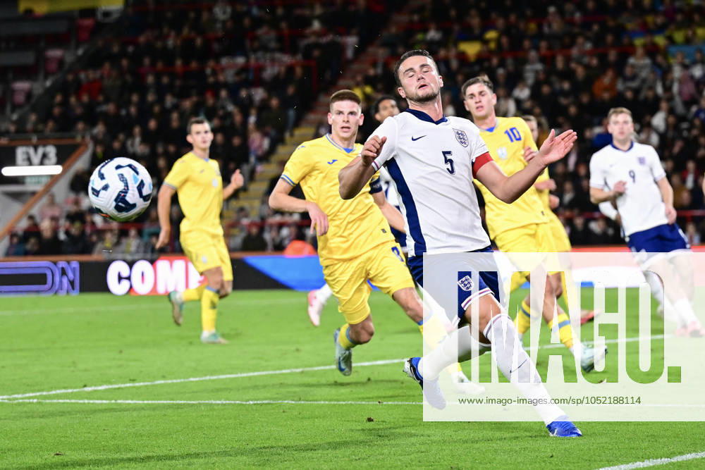 England Under 21 v Ukraine Under w1 UEFA EURO, EM, Europameisterschaft,Fussball U21, U 21 2025 Qualifiers Taylor Harwood-Bellis of England u21 s during the UEFA Euro U21 2025 Qualifiers Group F match at the Vitality Stadium, Bournemouth UK Newspapers OUT