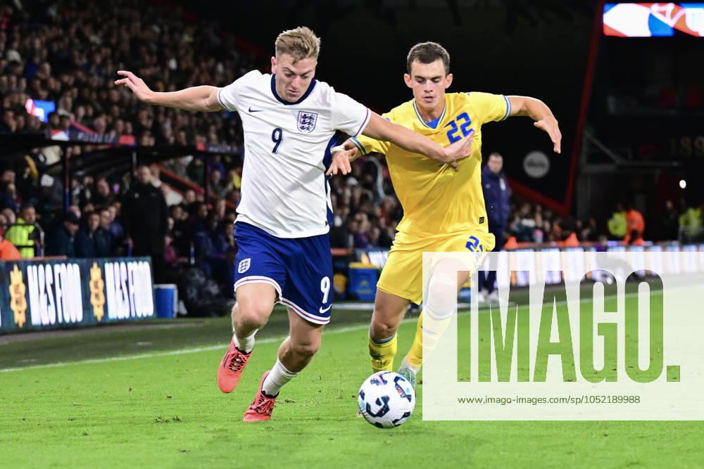 England Under 21 v Ukraine Under w1 UEFA EURO, EM, Europameisterschaft,Fussball U21, U 21 2025 Qualifiers Liam Delap of England u21 s is challenged by Maksym Melnychenko of Ukraine u21 s during the UEFA Euro U21 2025 Qualifiers Group F match at the Vitality Stadium, Bournemouth UK Newspapers OUT