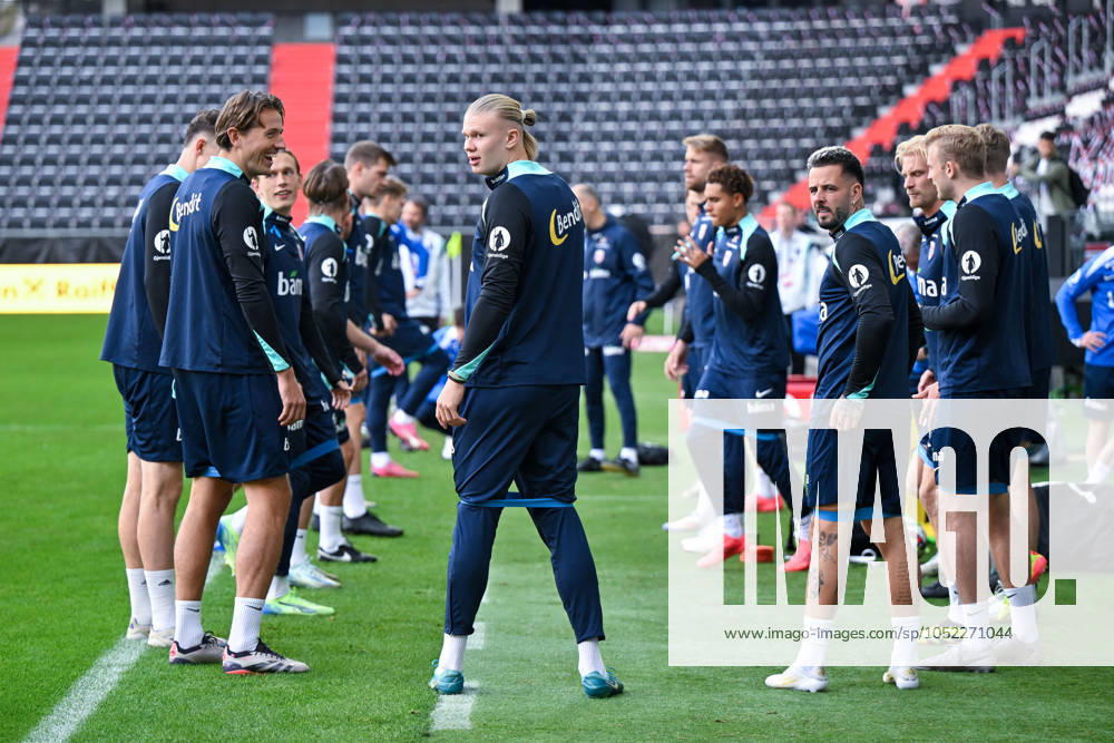 SOCCER - NL, AUT vs NOR LINZ,AUSTRIA,12.OCT.24 - SOCCER - UEFA Nations League, group stage, OEFB international match, Länderspiel, Nationalmannschaft Austria vs Norway, preview, training Team NOR. Image shows Erling Braut Haaland (NOR) and the team of NOR. GEPAxpictures xDanielaxMoser
