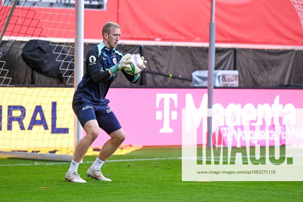SOCCER - NL, AUT vs NOR LINZ,AUSTRIA,12.OCT.24 - SOCCER - UEFA Nations League, group stage, OEFB international match, Länderspiel, Nationalmannschaft Austria vs Norway, preview, training Team NOR. Image shows Egil Selvik (NOR). GEPAxpictures xDanielaxMoser