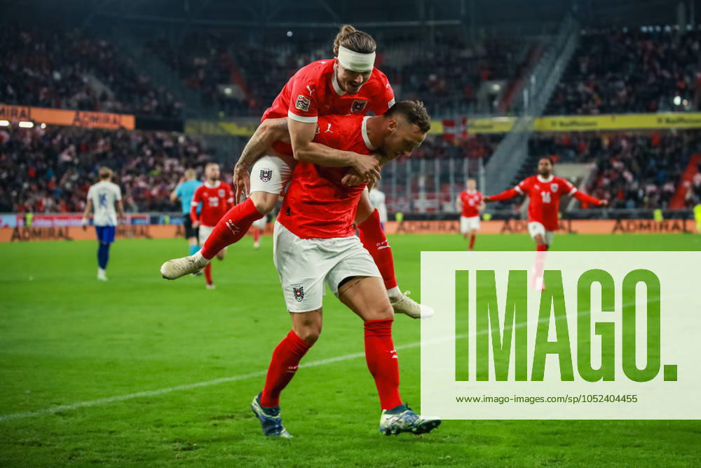 SOCCER - NL, AUT vs NOR LINZ,AUSTRIA,13.OCT.24 - SOCCER - UEFA Nations League, group stage, OEFB international match, Länderspiel, Nationalmannschaft Austria vs Norway. Image shows the rejoicing of Marcel Sabitzer (AUT) and Marko Arnautovic (AUT). GEPAxpictures xManuelxBinder