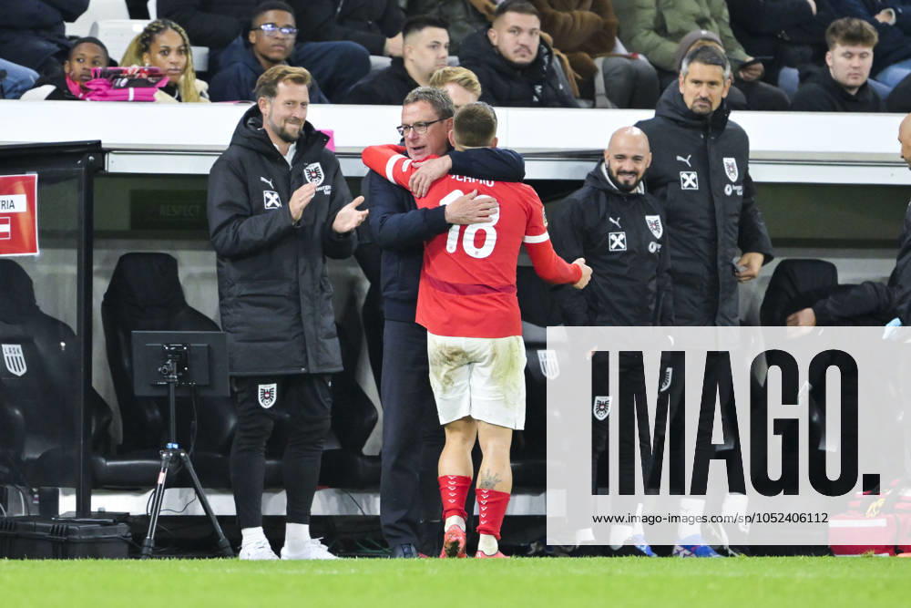 SOCCER - NL, AUT vs NOR LINZ,AUSTRIA,13.OCT.24 - SOCCER - UEFA Nations League, group stage, OEFB international match, Länderspiel, Nationalmannschaft Austria vs Norway. Image shows head coach Ralf Rangnick and Romano Christian Schmid (AUT). GEPAxpictures xChristianxMoser