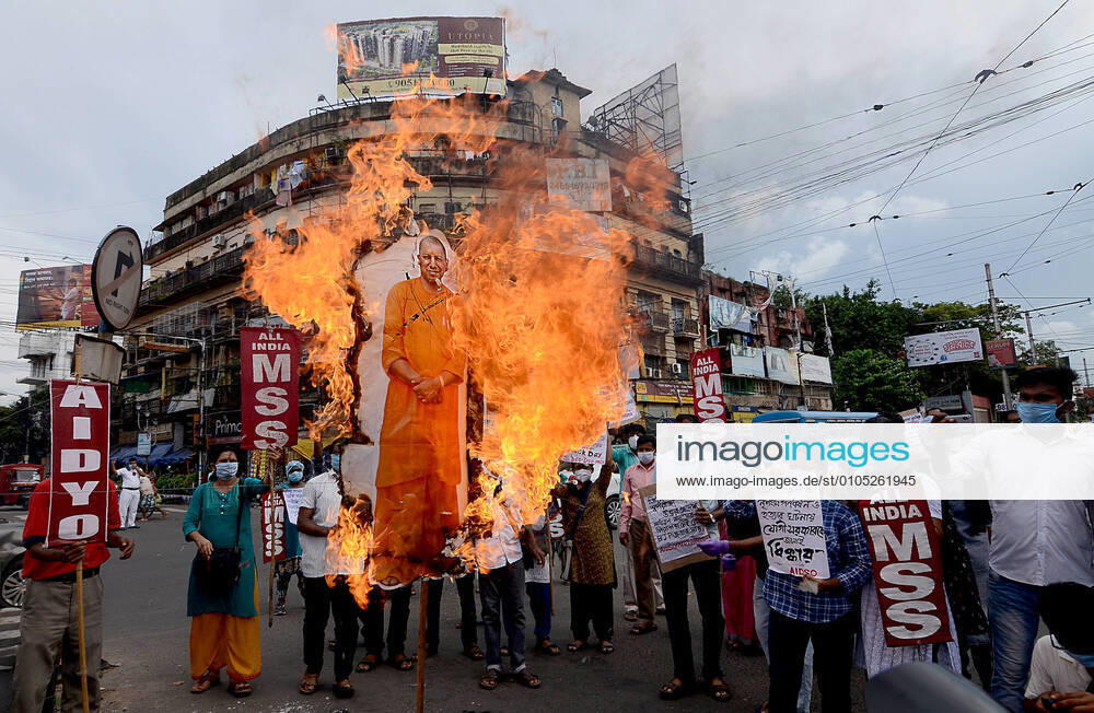 KW40 Kolkata: DSO activists protest over Hathras gangrape Activists of Democratic Students Organization (DSO) burn a cutout of Chief Minister Yogi Adityanath during the protest over the death of Hathras gang rape victim. Kolkata West Bengal India
