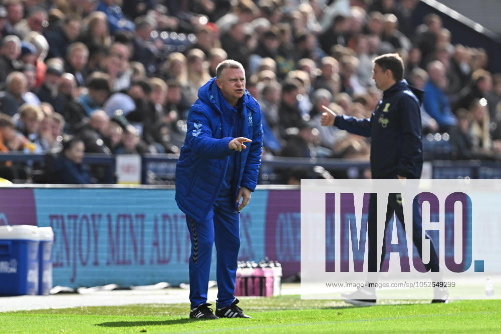 Sky Bet Championship Preston North End v Coventry City Mark Robins manager of Coventry City instructs during the Sky Bet Championship match Preston North End vs Coventry City at Deepdale, Preston, United Kingdom, 19th October 2024 (Photo by Cody Froggatt News Images) Preston Deepdale Lancashire United Kingdom
