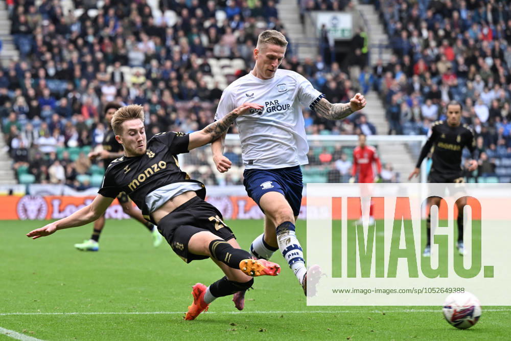 Sky Bet Championship Preston North End v Coventry City Josh Eccles of Coventry City crosses the ball into the box during the Sky Bet Championship match Preston North End vs Coventry City at Deepdale, Preston, United Kingdom, 19th October 2024 (Photo by Cody Froggatt News Images) Preston Deepdale Lancashire United Kingdom