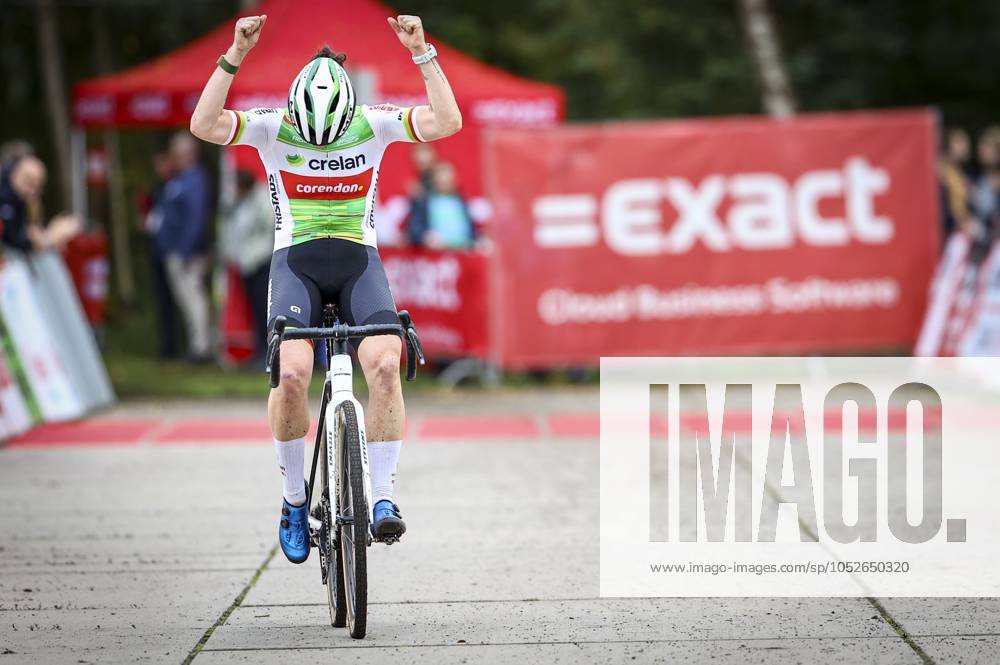 Belgian Marion Norbert Riberolle celebrates as she crosses the finish line at the women s elite race of the Exact Cross Essen, stage 2 (out of 6) in the Exact Cross cyclocross competition, Saturday 19 October 2024, in Essen. KRISTOFxVANxACCOM x102963851x