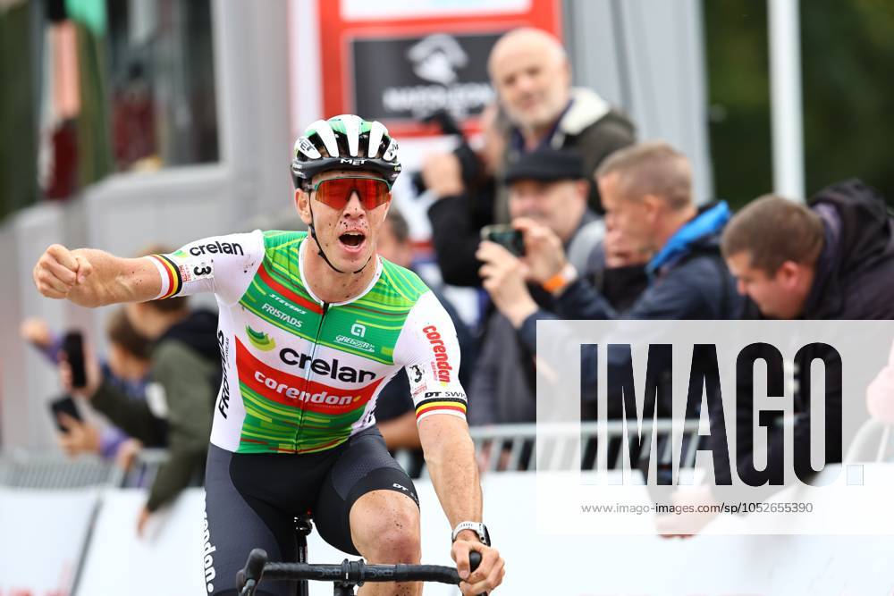 Belgian Laurens Sweeck and pictured at the finish line of the men s elite race of the Exact Cross Essen, stage 2 (out of 6) in the Exact Cross cyclocross competition, Saturday 19 October 2024, in Essen. DAVIDxPINTENS x102972310x