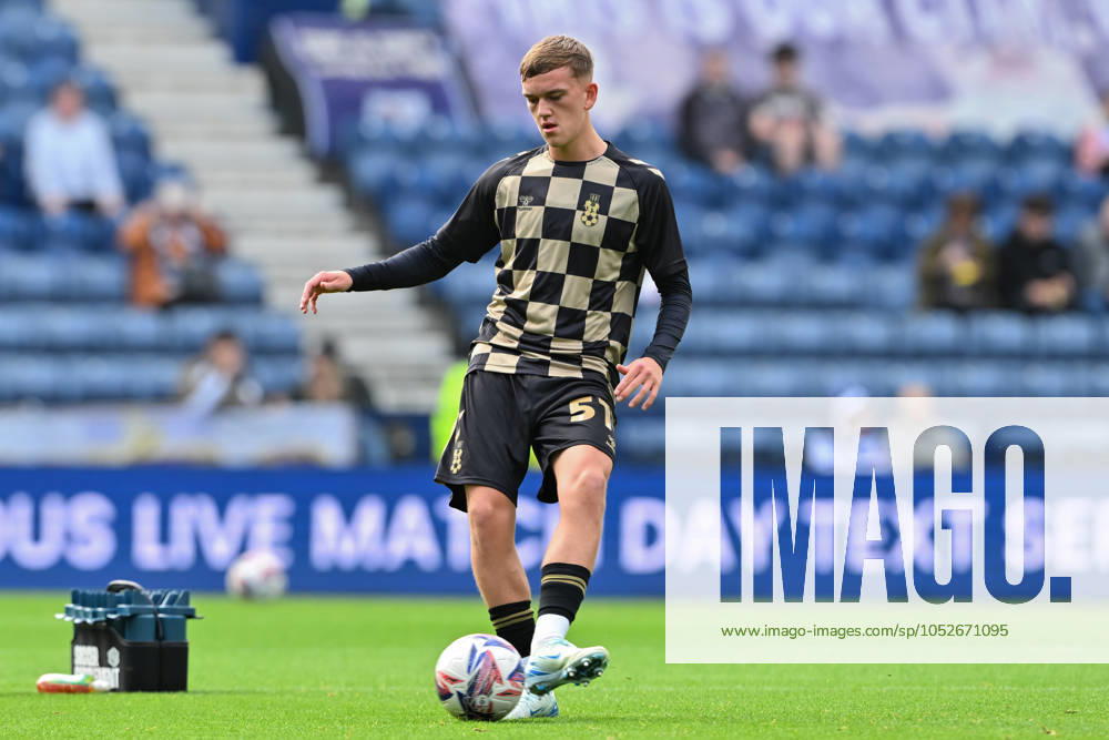 Sky Bet Championship Preston North End v Coventry City Harvey Broad of Coventry City warms up ahead of the Sky Bet Championship match Preston North End vs Coventry City at Deepdale, Preston, United Kingdom, 19th October 2024 (Photo by Cody Froggatt News Images) Preston Deepdale Lancashire United Kingdom