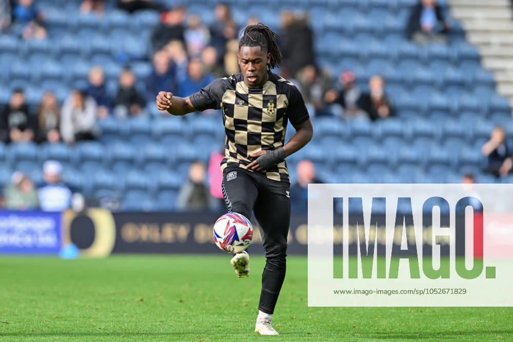 Sky Bet Championship Preston North End v Coventry City Brandon Thomas-Asante of Coventry City warms up ahead of the Sky Bet Championship match Preston North End vs Coventry City at Deepdale, Preston, United Kingdom, 19th October 2024 (Photo by Cody Froggatt News Images) Preston Deepdale Lancashire United Kingdom