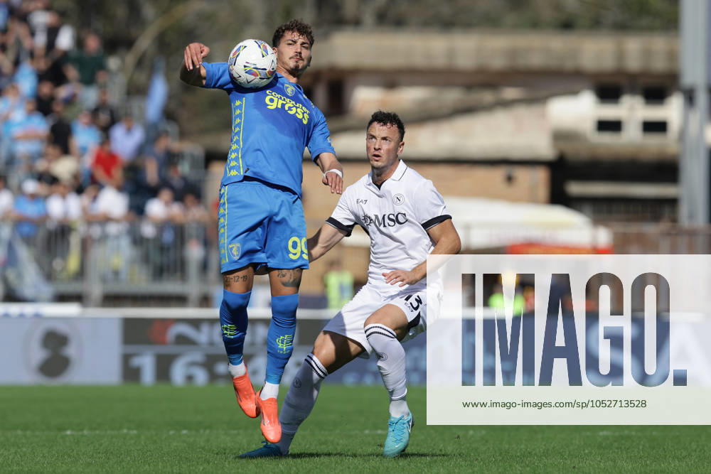 Serie A football match Empoli vs SSC Napoli Empoli s Italian forward Sebastiano Esposito challenges for the ball with Napoli s Kosovar defender Amir Rrahmani during the Serie A football match Empoli vs SSC Napoli at Carlo Castellani stadium on September 14, 2024, in Empoli. ABPH2738