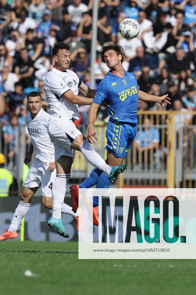 Serie A football match Empoli vs SSC Napoli Empoli s Italian forward Lorenzo Colombo challenges for the ball with Napoli s Kosovar defender Amir Rrahmani during the Serie A football match Empoli vs SSC Napoli at Carlo Castellani stadium on October 20, 2024, in Empoli. ABPH2757