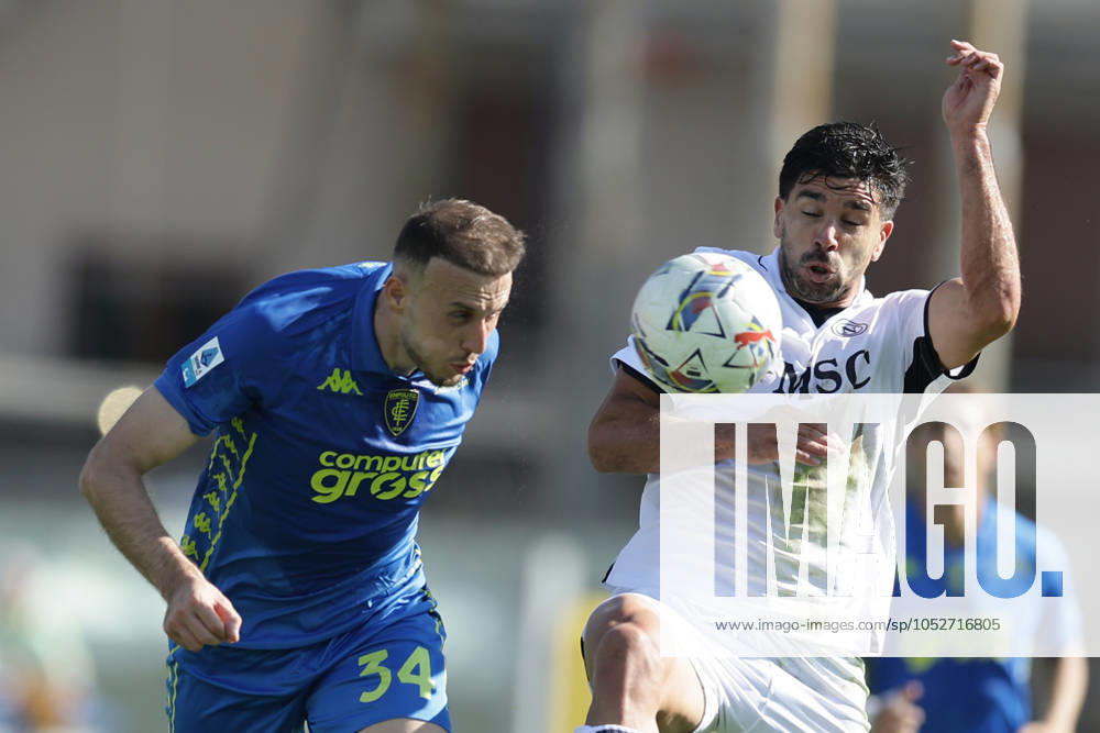 Serie A football match Empoli vs SSC Napoli Empoli s Albanian defender Ardian Ismajli challenges for the ball with Napoli s Argentinian forward Giovanni Simeone during the Serie A football match Empoli vs SSC Napoli at Carlo Castellani stadium on October 20, 2024, in Empoli. ABPH4277