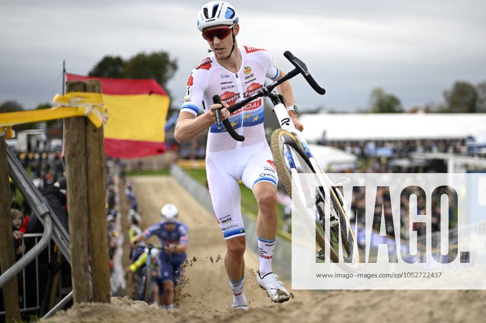 2024 Superprestige Cyclocross Ruddervoorde RUDDERVOORDE, BELGIUM - OCTOBER 20 : Vanthourenhout Michael (BEL) of Pauwels Sauzen - Bingoal in action during the 1st leg of the men elite 2024 - 2025 Telenet Superprestige cyclocross race of Ruddervoorde on October 20, 2024 in Ruddervoorde, Belgium, 20 10 2024 Ruddervoorde Belgium