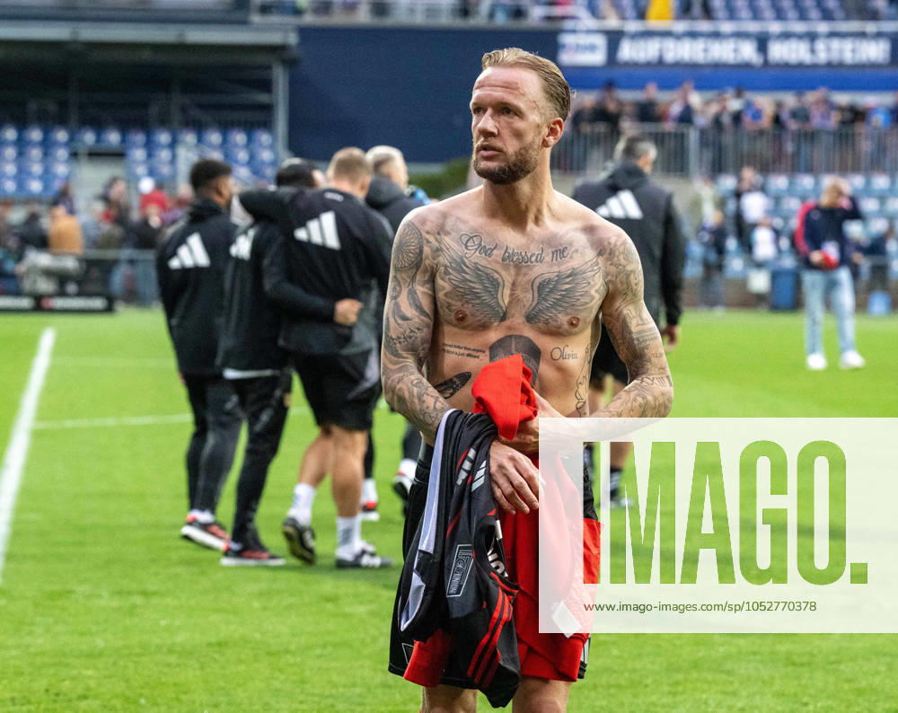 Soccer, Men, 1 Bundesliga, Season 2024 2025, Matchday 7 , Holstein Kiel 1 FC Union Berlin 0 2 , Kevin Vogt 1 FC Union Berlin after the final whistle, 20 10 2024,