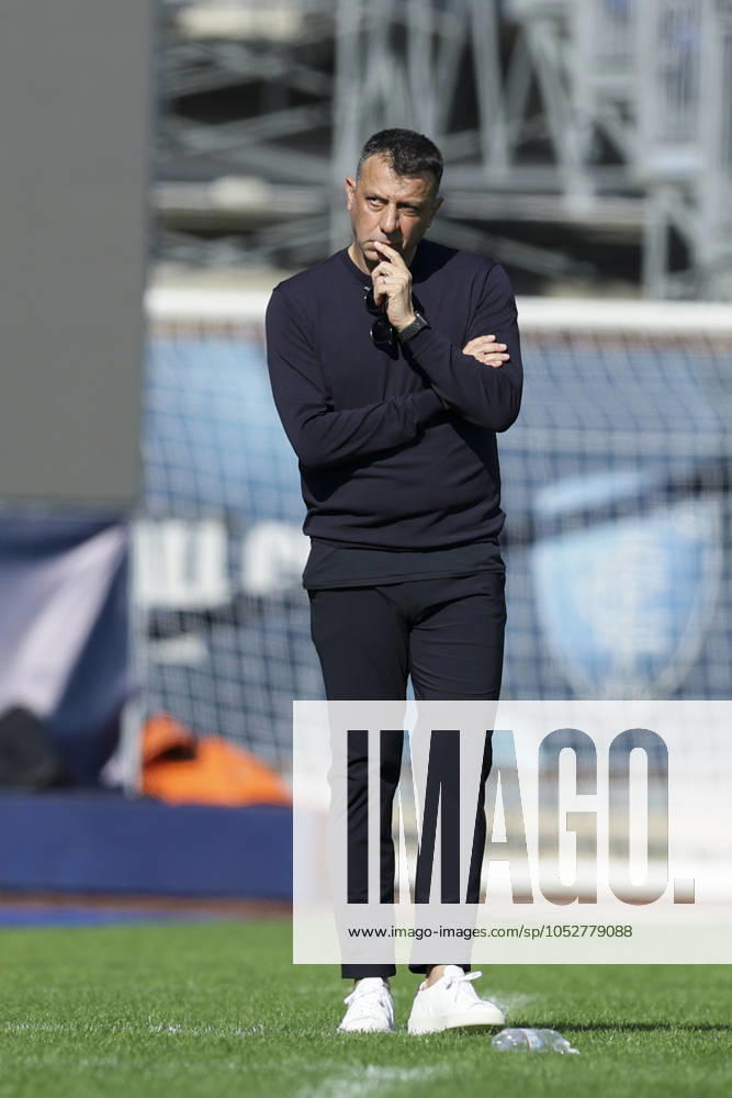 Serie A football match Empoli vs SSC Napoli Empolis Italian coach Roberto D Aversa looks during the Serie A football match Empoli vs SSC Napoli at Carlo Castellani stadium on October 20, 2024, in Empoli. ABPH2990