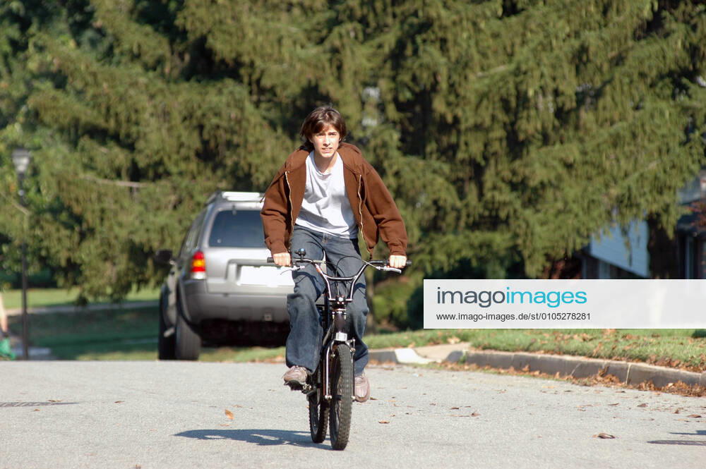 ROCKET SCIENCE REECE THOMPSON Date: 2007 Mandatory credit line: Image courtesy B&;W FILMS DULY NOTED HBO FILMS ROCKET SCIENCE INC. B&W FILMS DULY NOTED HBO FILMS ROCKE