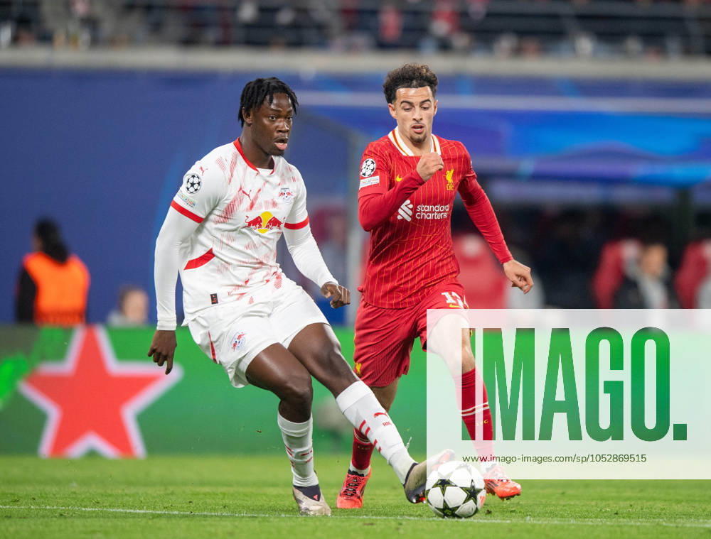 Football, Men, Season 2024 2025, Champions League League Phase, Matchday 3 , RB Leipzig FC Liverpool, v l El Chadaille Bitshiabu RB Leipzig , Curtis Jones FC Liverpool , 23 10 2024,