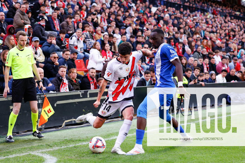 Sergio Camello of Rayo Vallecano in action during the Spanish League, LaLiga EA Sports, football match played between Rayo Vallecano and Deportivo Alaves at Estadio de Vallecas on October 26, 2024, in Madrid, Spain. Madrid SPAIN - ZUMAa181 20241026_zaa_a181_063