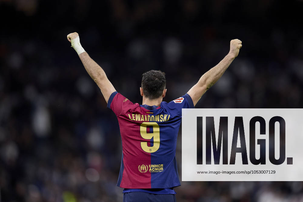 Robert Lewandowski of FC Barcelona, Barca during La Liga football match between Real Madrid CF v FC Barcelona at Santiago Bernabeu Stadium in Madrid, Spain, October 26, 2024 Madrid Spain - ZUMAa206 20241027_zsp_a206_030