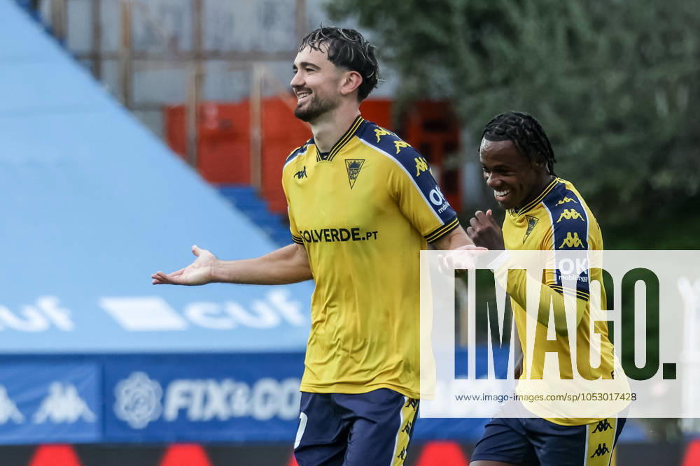 Estoril, Portugal, October 26th, 2024: Holsgrove (10 GD Estoril Praia) in action celebrating his goal during the Liga Portugal Betclic game between GD Estoril Praia vs FC Arouca at Estadio Antonio Coimbra da Mota, Estoril on October 26, 2024 (Joao Bravo SPP)