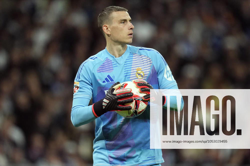 ESP: Real Madrid v FC Barcelona, Barca La Liga EA Sports. Date 11 Andriy Lunin of Real Madrid CF during the La Liga EA Sports match between Real Madrid and FC Barcelona played at Santiago Bernabeu Stadium on October 26, 2024 in Madrid, Spain. kpng