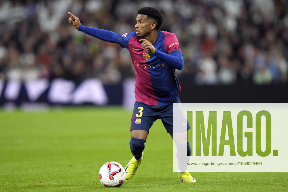 ESP: Real Madrid v FC Barcelona, Barca La Liga EA Sports. Date 11 Alejandro Balde of FC Barcelona during the La Liga EA Sports match between Real Madrid and FC Barcelona played at Santiago Bernabeu Stadium on October 26, 2024 in Madrid, Spain. kpng