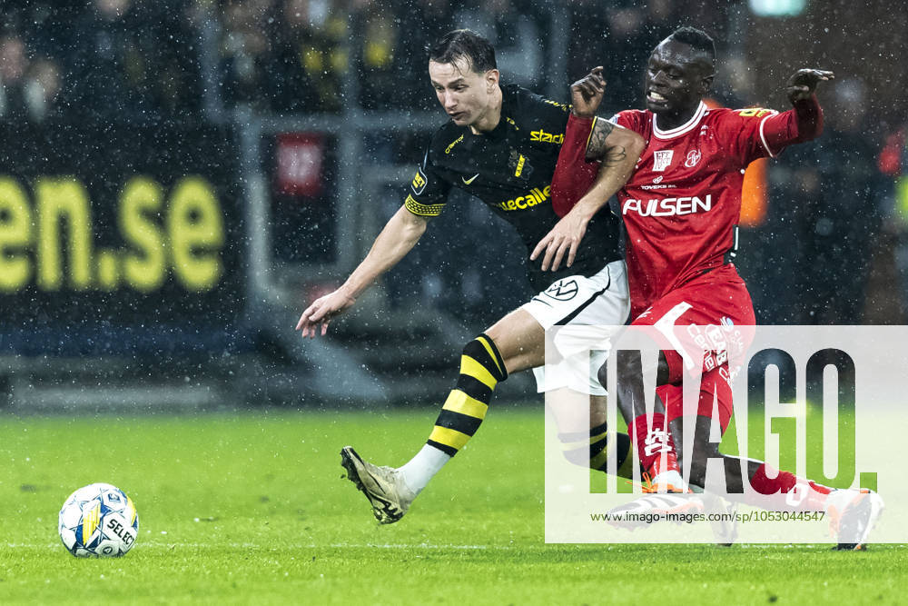 AIKs Bersant Celina and Elfsborgs Timothy Noor Ouma during the football match in Allsvenskan between AIK and Elfsborg on October 27, 2024 in Stockholm