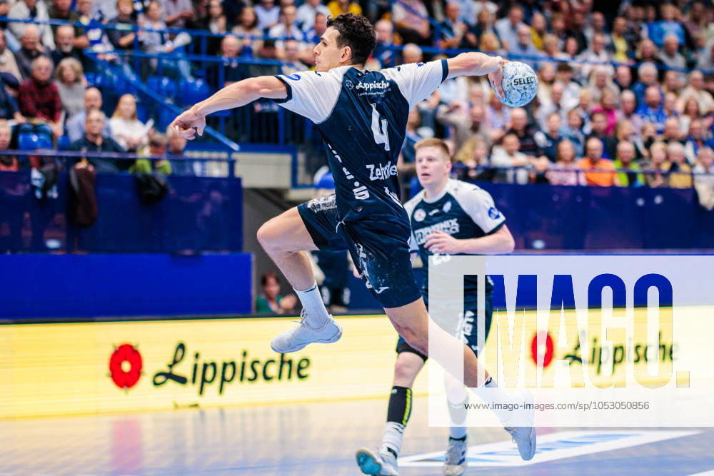 Samuel Zehnder TBV Lemgo Lippe, 04 in goal throw GER, TBV Lemgo Lippe vs Rhein Neckar Loewen, Handball, 1 Bundesliga, Matchday 8, Season 2024 2025, 27 10 2024 GER, TBV Lemgo Lippe vs Rhein Neckar Loewen, Handball, 1 Bundesliga, Matchday 8, Season 2024 2025, 27 10 2024 Lemgo