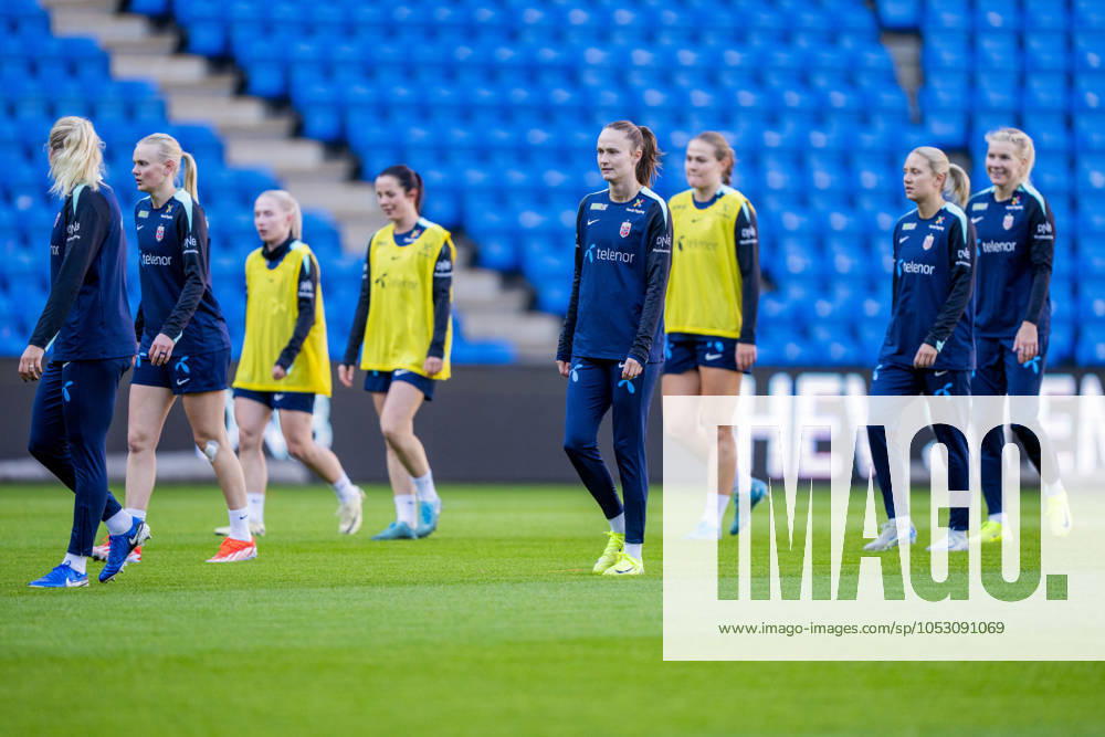 Football, training with Norways womens national team Oslo 20241028 Caroline Graham Hansen during a training session with the womens national football team at Ullevaal Stadium Photo Fredrik Varfjell NTB Oslo Norway RESTRICTED USE FOR BETTING COMPANIES