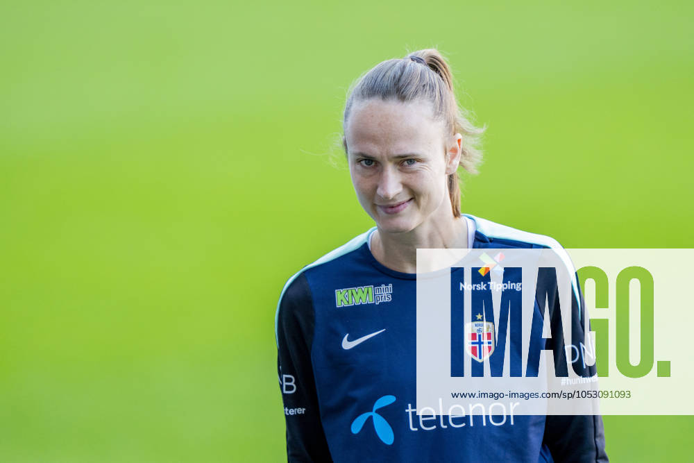Football, training with Norways womens national team Oslo 20241028 Caroline Graham Hansen during a training session with the womens national football team at Ullevaal Stadium Photo Fredrik Varfjell NTB Oslo Norway RESTRICTED USE FOR BETTING COMPANIES