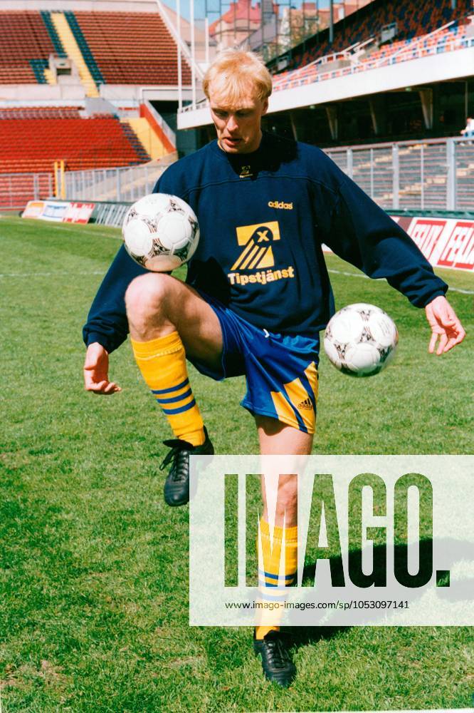 Klas Ingesson, soccer player Sweden national team, Nationalteam training action 1994 04 28 c KJELLERAS PETER Aftonbladet IBL Bildbyra EXPRESSEN OUT AFTONBLADET 4586 Sverige fotboll