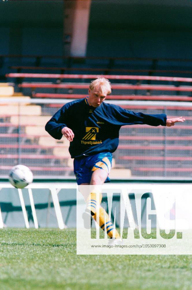 Klas Ingesson, soccer player Sweden national team, Nationalteam training action 1994 04 28 c KJELLERAS PETER Aftonbladet IBL Bildbyra EXPRESSEN OUT AFTONBLADET 4586 Sweden football