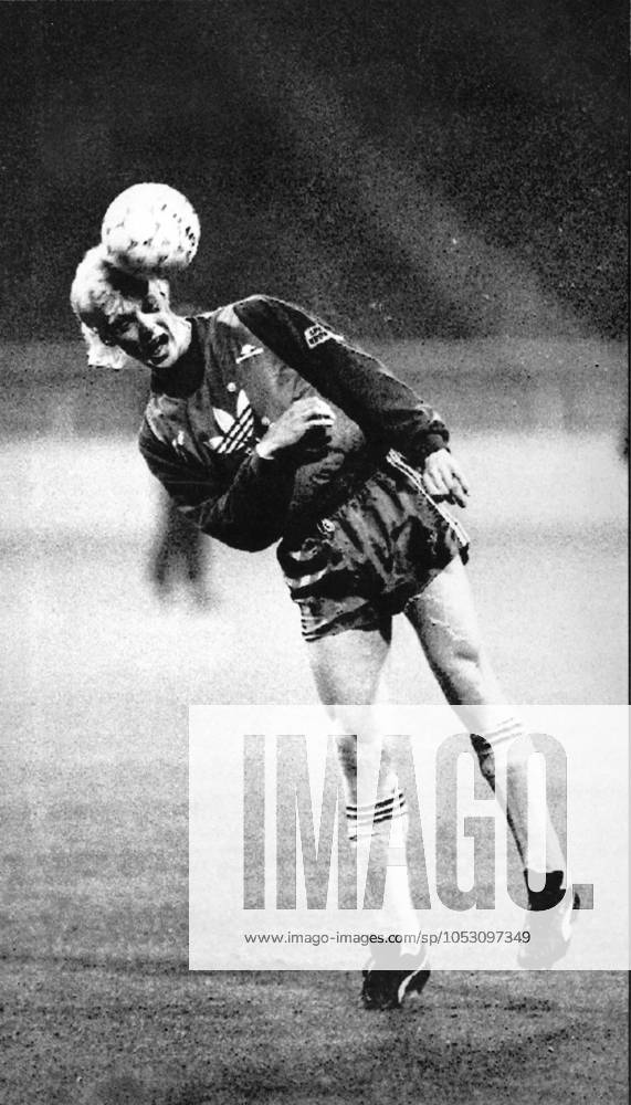 Klas Ingesson, soccer player Sweden national team, Nationalteam training for the World Cup qualifier against Poland, training action 1989 10 23 c HJERLING FREDRIK Aftonbladet IBL Bildbyra EXPRESSEN OUT AFTONBLADET 7806 Sverige fotboll