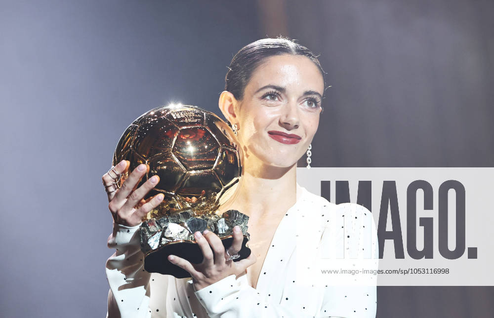 (241029) -- PARIS, Oct. 29, 2024 -- Barcelona s Spanish player Aitana Bonmati poses with her second Woman Ballon d Or award during the 2024 Ballon d Or France Football award ceremony at the Theatre du Chatelet in Paris, France, Oct. 28, 2024. ) (SP)FRANCE-PARIS-FOOTBALL-BALLON D OR CEREMONY GaoxJing