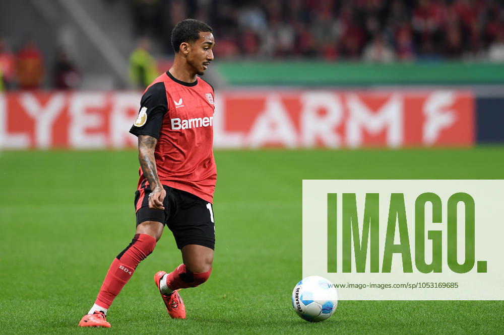 Arthur Bayer 04 Leverkusen in action, on the ball, single action during the DFB Cup Second Round match between Bayer 04 Leverkusen and SV 07 Elversberg at BayArena on October 29, 2024 in Leverkusen, Germany Photo by Ralf Treese DeFodi Images Arthur Bayer 04 Leverkusen controls the ball during the DFB Cup Second Round match between Bayer 04 Leverkusen and SV 07 Elversberg at BayArena on October 29, 2024 in Leverkusen, Germany Photo by Ralf Treese DeFodi Images DFB DFL REGULATIONS PROHIBIT ANY USE OF PHOTOGRAPHS AS IMAGE SEQUENCES AND OR QUASI VIDEO not used in POL SRB CRO FRA GBR NED ITA USA Defodi 521 LEVSVE20241029 040 Defodi-521 not used in POL SRB CRO FRA GBR NED ITA USA DFB DFL REGULATIONS PROHIBIT ANY USE OF PHOTOGRAPHS AS IMAGE SEQUENCES AND OR QUASI-VIDEO.