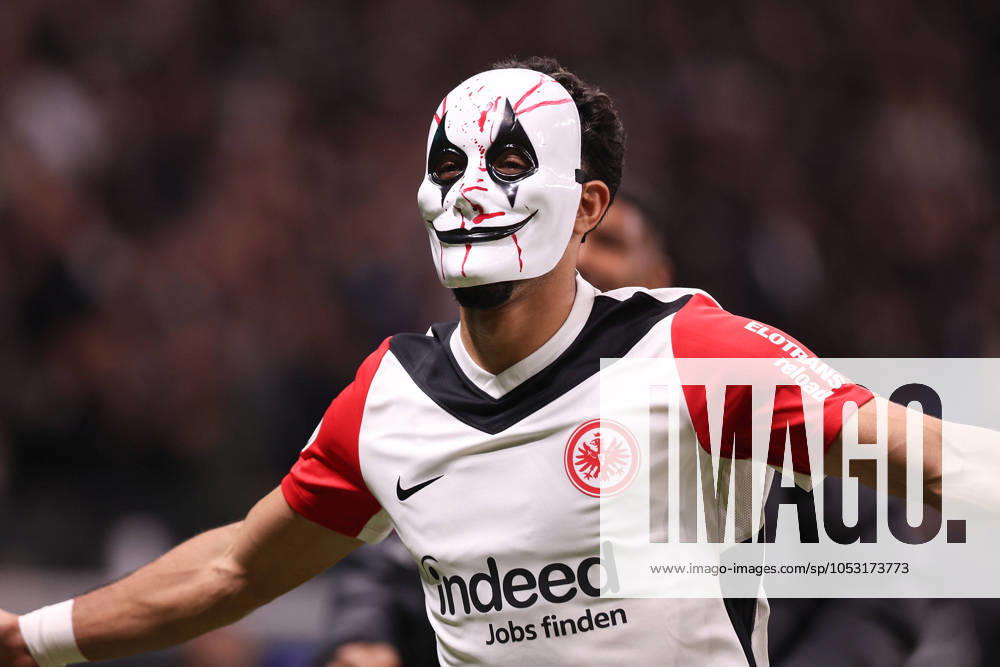 2024 10 30 DFB Pokal 2024 25 2 Runde Eintracht Frankfurt Borussia Mönchengladbach v l , Omar Marmoush Eintracht Frankfurt Torjubel, Goal celebration, celebrate the goal mit Maske