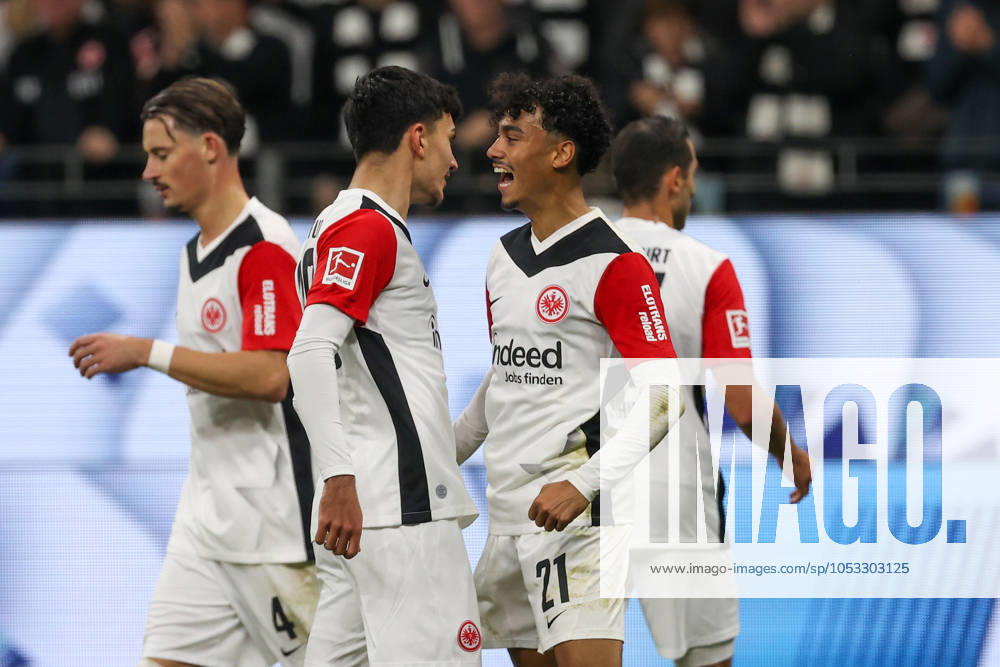 Can Yilmaz Uzun Eintracht Frankfurt and Nathaniel Brown Eintracht Frankfurt Torjubel, Goal celebration, celebrate the goal am 02 11 2024 9 Spieltag 1 Bundesliga Eintracht Frankfurt VFL Bochum 1848