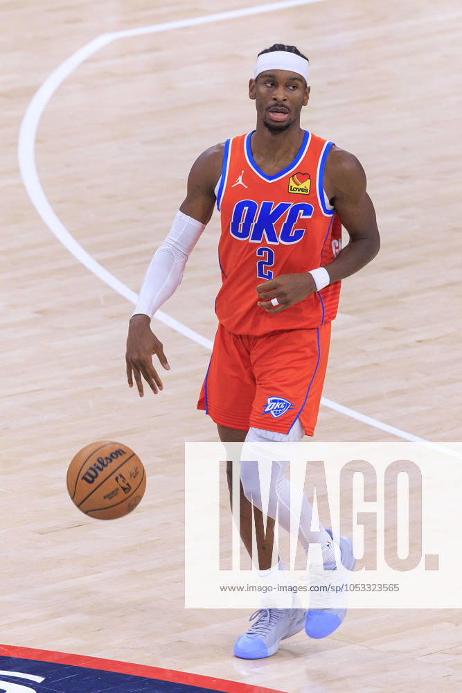 Shai Gilgeous-Alexander 2 of the Oklahoma City Thunder during their regular season NBA, Basketball Herren, USA game against the Los Angeles Clippers on Saturday November 2, 2024 at Intuit Dome Arena in Inglewood, California. Clippers lose to Thunder, 92-105. JAVIER ROJAS PI Inglewood USA - ZUMAp124 20241102_zaa_p124_058