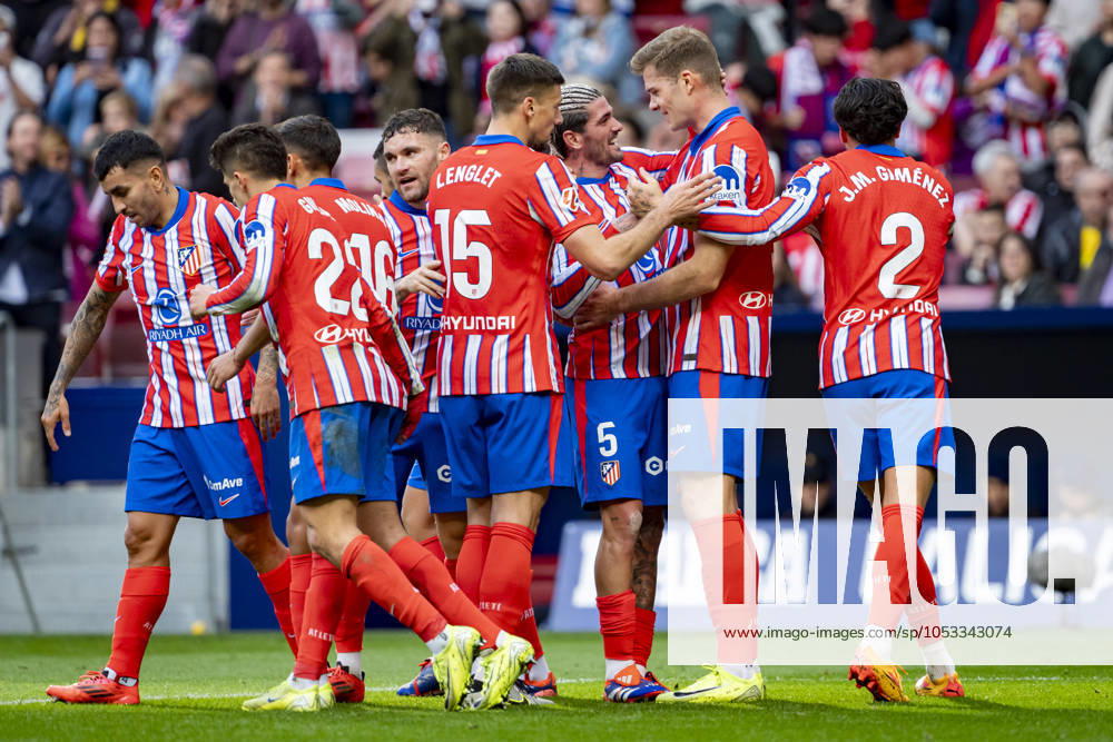 Atletico de Madrid vs UD Las Palmas - La Liga EA Sports 2024 25 Players of Atletico de Madrid (from L to R) Angel Correa, Giuliano Simeone, Javi Galan, Clement Lenglet, Rodrigo De Paul, Alexander Sorloth, Jose Gimenez celebrates a goal during the La Liga EA Sports 2024 25 football match between Atletico de Madrid and UD Las Palmas at Estadio Riyadh Air Metropolitano on November 03, 2024 in Madrid, Spain. Madrid Estadio Riyadh Air Metropolitan Madrid Spain