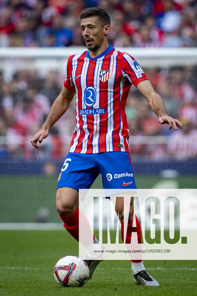 Atletico de Madrid vs UD Las Palmas - La Liga EA Sports 2024 25 Clement Lenglet of Atletico de Madrid in action with the ball during the La Liga EA Sports 2024 25 football match between Atletico de Madrid and UD Las Palmas at Estadio Riyadh Air Metropolitano on November 03, 2024 in Madrid, Spain. Madrid Estadio Riyadh Air Metropolitan Madrid Spain