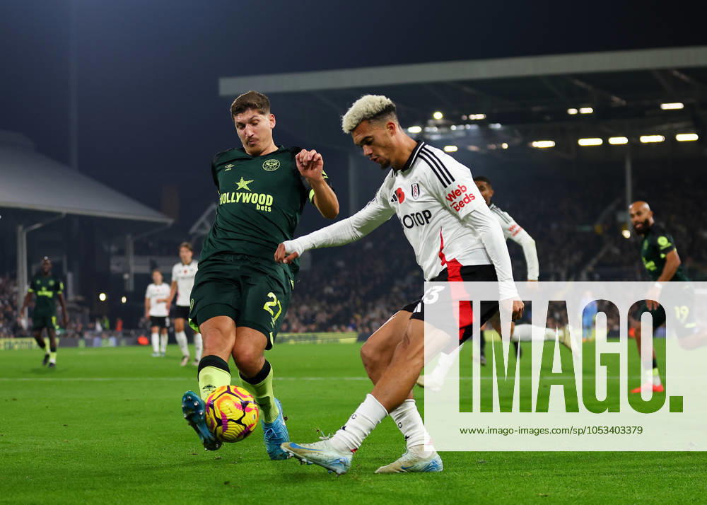 4th November 2024; Craven Cottage, Fulham, London, England; Premier League Football, Fulham versus Brentford; Antonee Robinson of Fulham sees his cross blocked by Vitaly Janelt of Brentford ActionPlus12712184 JohnxPatrickxFletcher Content restricted for UK based newspaper
