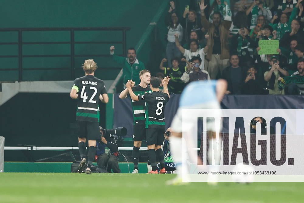 Viktor Gyokeres (SportingCP), NOVEMBER 5, 2024 - Football Soccer : Gyokeres celebrate after his goal with team players during UEFA Champions League League phase match day 4 between Sporting Clube de Portugal 4-1 Manchester City at the Estadio Jose Alvalade in Lisbon, Portugal. Noxthirdxpartyxsales (272403009)