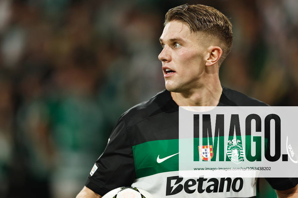 Viktor Gyokeres (SportingCP), NOVEMBER 5, 2024 - Football Soccer : UEFA Champions League League phase match day 4 between Sporting Clube de Portugal 4-1 Manchester City at the Estadio Jose Alvalade in Lisbon, Portugal. Noxthirdxpartyxsales (272403034)