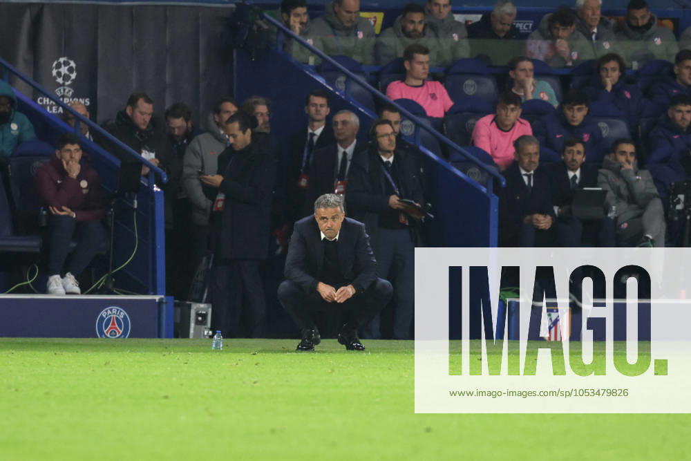 France - UEFA Champions League Paris Saint Germain vs. Atletico de Madrid - 06 11 2024 FRANCE, PARIS, NOVEMBER 06. Luis Enrique Manager of Paris SG looks dejected during the UEFA Champions League football match between Paris Saint Germain and Atletico de Madrid on November 06, 2024 at Parc des Princes in Paris, France. Photo by Manuel Blondeau AOP.Press Paris Parc des Princes France