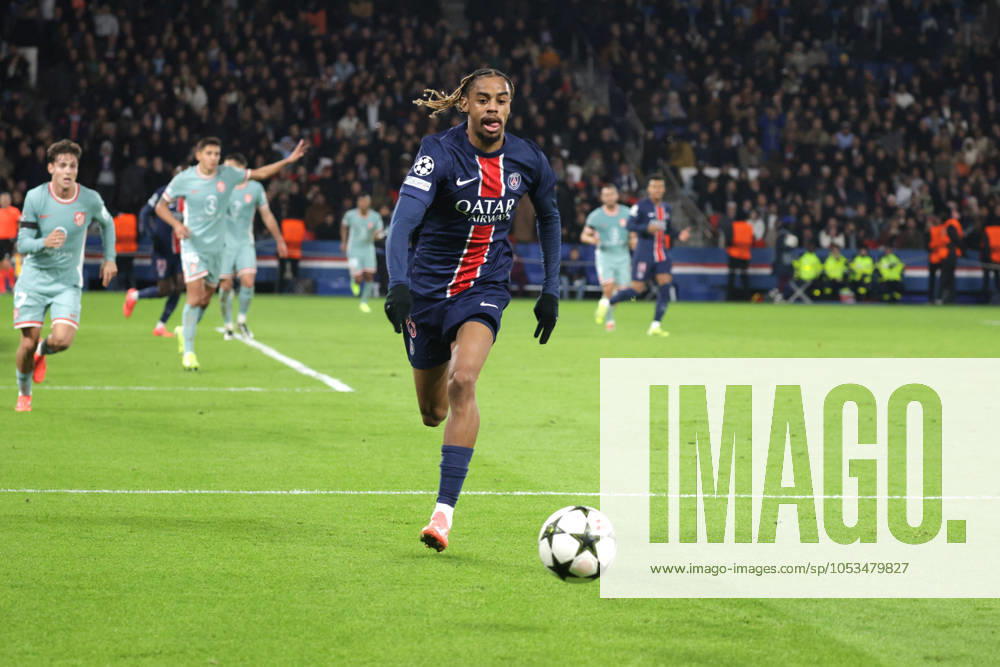 France - UEFA Champions League Paris Saint Germain vs. Atletico de Madrid - 06 11 2024 FRANCE, PARIS, NOVEMBER 06. Bradley Barcola of Paris SG during the UEFA Champions League football match between Paris Saint Germain and Atletico de Madrid on November 06, 2024 at Parc des Princes in Paris, France. Photo by Manuel Blondeau AOP.Press Paris Parc des Princes France