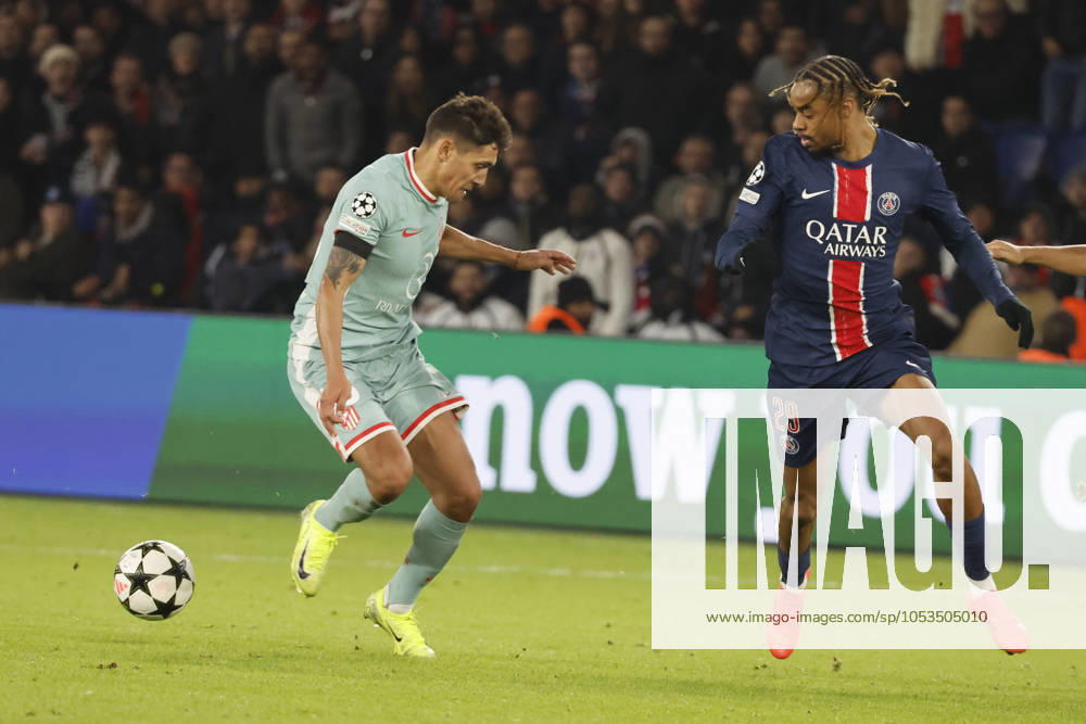 Football : PSG - Atletico Madrid (1-2). 6 Novembre 2024 - Paris, France : PSG vs Atletico Madrid dans la premiere phase de la Ligue des Champions de football. Atleico Madrid bat PSG 2-1. Bradley Barcola (Paris en maillot bleu) ici en action. (Photo Henri Szwarc Starface) 311231 2024-11-06 Paris France
