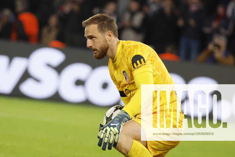 Football : PSG - Atletico Madrid (1-2). 6 Novembre 2024 - Paris, France : PSG vs Atletico Madrid dans la premiere phase de la Ligue des Champions de football. Atleico Madrid bat PSG 2-1. Le gardien de l’Atletico Jan Oblak ici en action. (Photo Henri Szwarc Starface) 311231 2024-11-06 Paris France