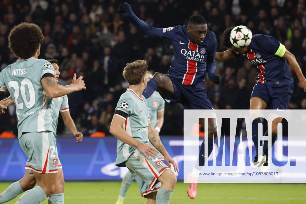 Football : PSG - Atletico Madrid (1-2). 6 Novembre 2024 - Paris, France : PSG vs Atletico Madrid dans la premiere phase de la Ligue des Champions de football. Atleico Madrid bat PSG 2-1. Marquinhos et Randal Kolo Muani (Paris en maillot bleu) ici en action. (Photo Henri Szwarc Starface) 311231 2024-11-06 Paris France