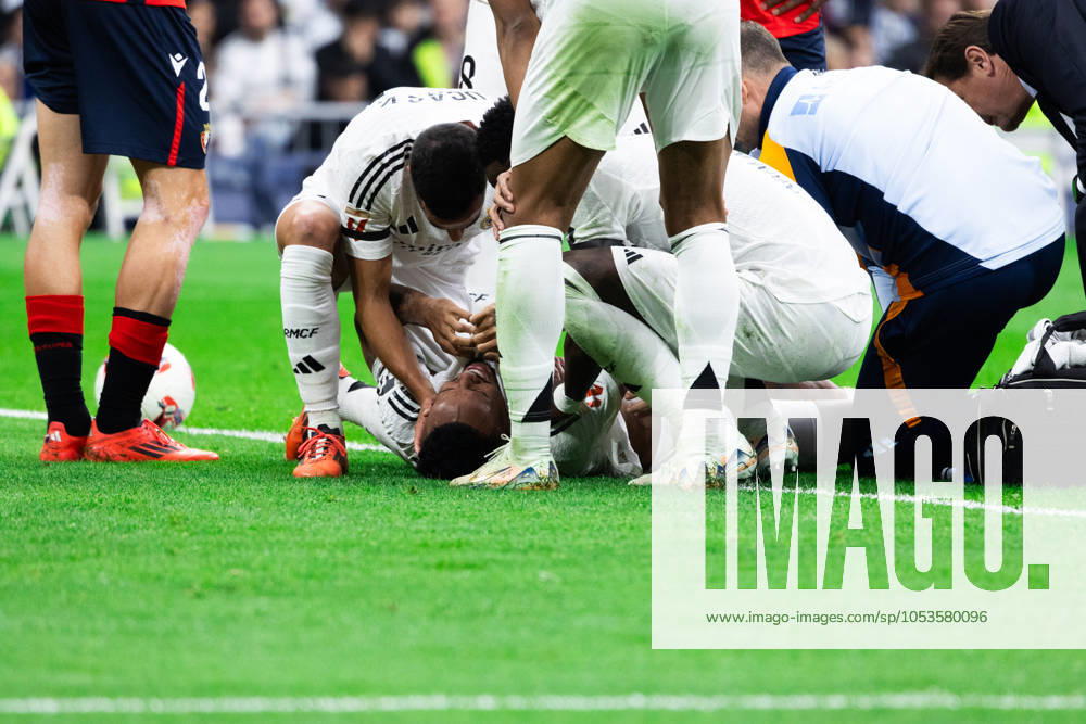 Real Madrid CF vs CA Osasuna - LaLiga EA Sports MADRID, SPAIN, NOVEMBER 9: Eder Militao of Real Madrid CF after injured during the LaLiga EA Sports match between Real Madrid CF and CA Osasuna at Estadio Santiago Bernabeu on November 9, 2024 in Madrid, Spain. Madrid Estadio Santiago Bernabeu Madrid Spain